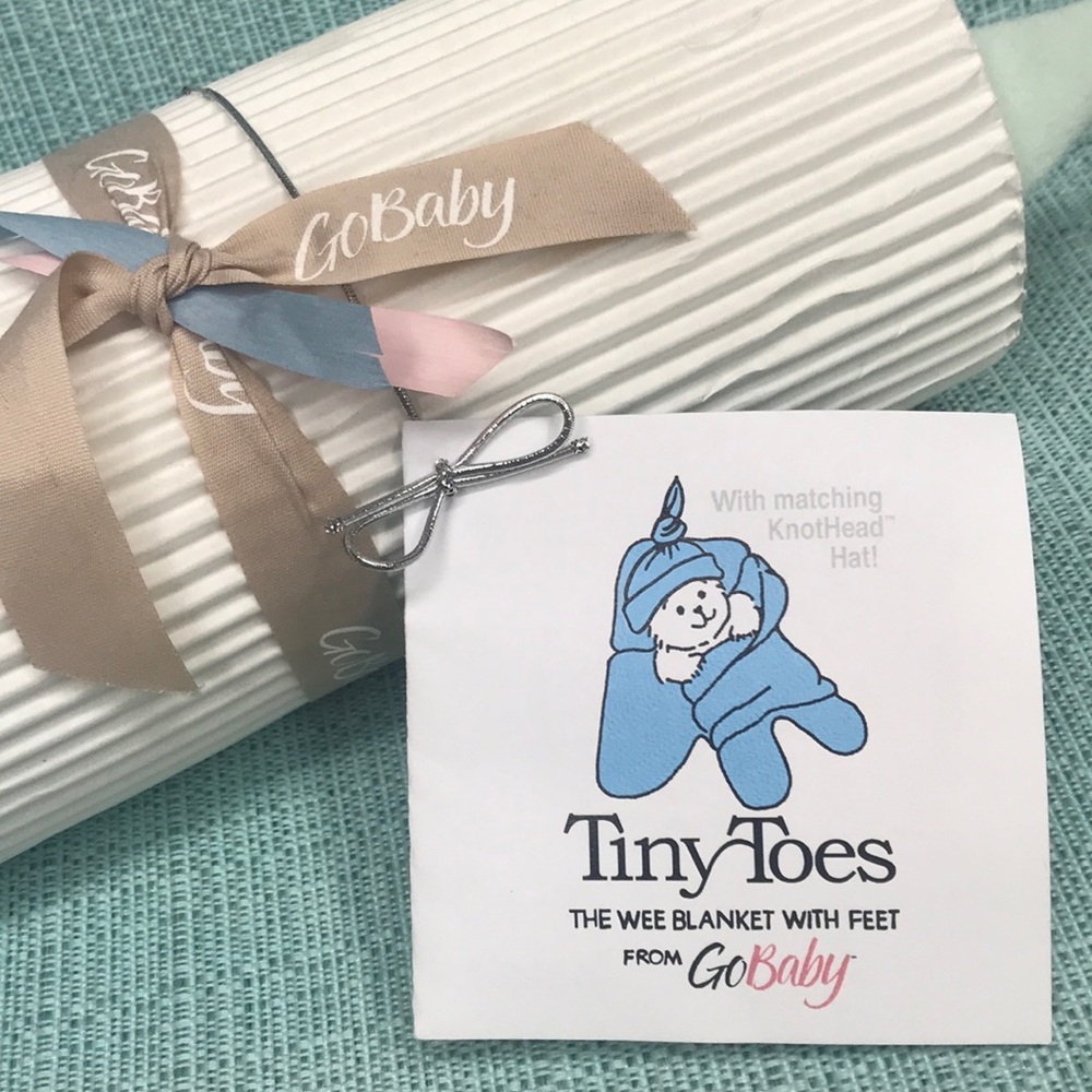 TinyToes Baby Body Wrap Blanket Feet & Hat NWT